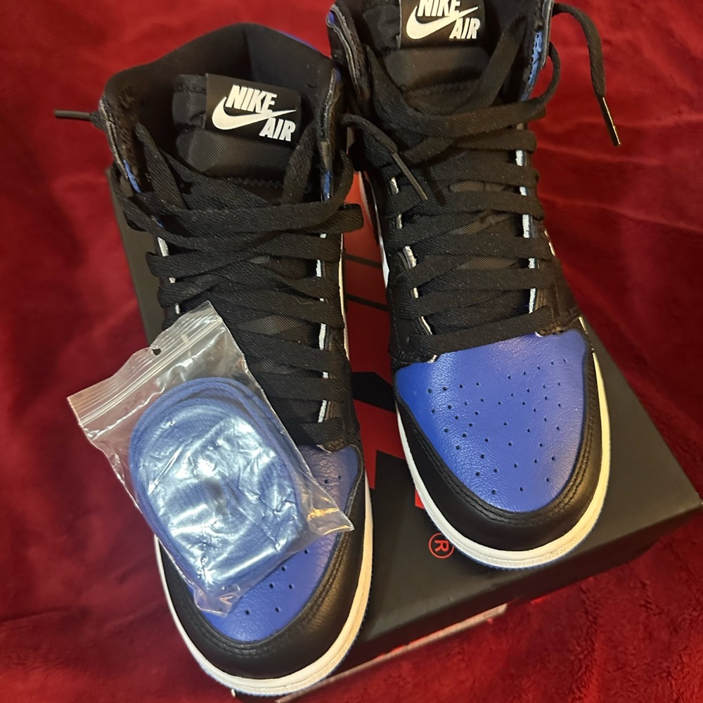 Jordan High OG royal blue, Size 6 Youth